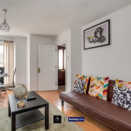 2 Bed House By Boyeilles Apartments Short Lets & Serviced Accommodation Belfast With Balcony & Free Parking Esterno foto