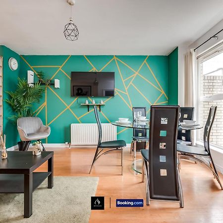 2 Bed House By Boyeilles Apartments Short Lets & Serviced Accommodation Belfast With Balcony & Free Parking Esterno foto