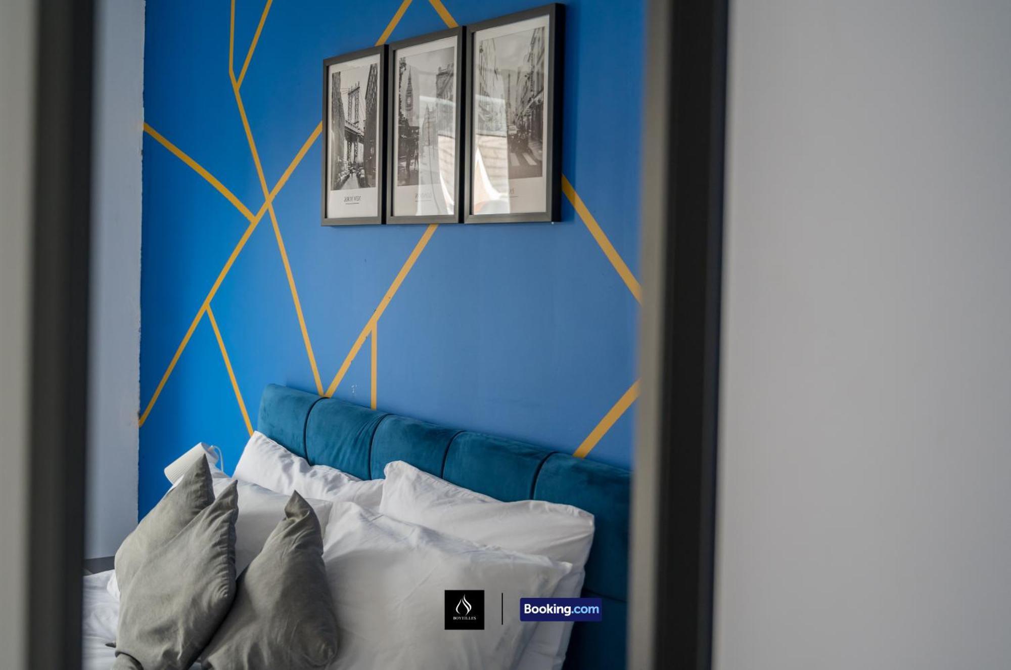 2 Bed House By Boyeilles Apartments Short Lets & Serviced Accommodation Belfast With Balcony & Free Parking Esterno foto