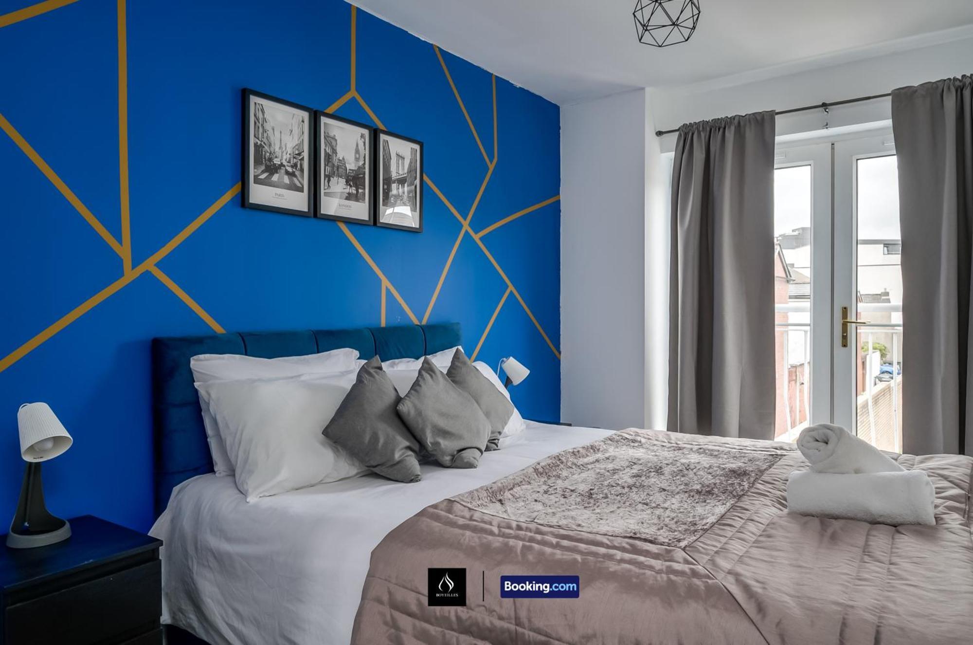 2 Bed House By Boyeilles Apartments Short Lets & Serviced Accommodation Belfast With Balcony & Free Parking Esterno foto